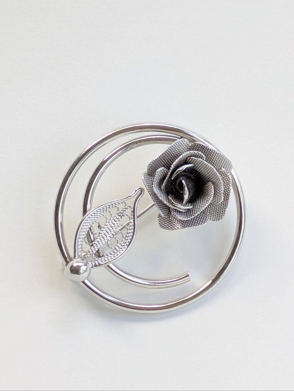 Vintage Sarah Coventry Silver Tone Rose Brooch Filigree Leaf Flower Pin Floral
